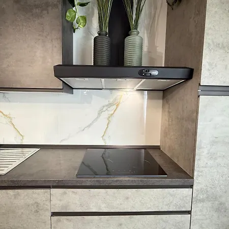 Alfieri3 - Netflix-parking-supermarket-centro شقة