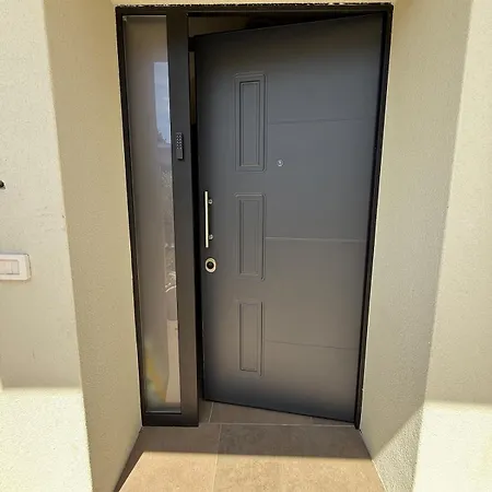 Alfieri3 - Netflix-parking-supermarket-centro Daire *