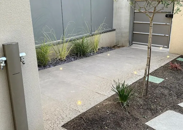 Alfieri3 - Netflix-parking-supermarket-centro *