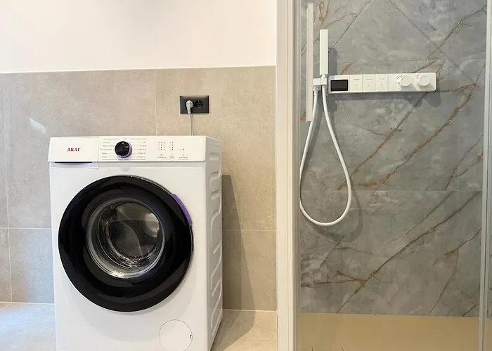 Alfieri3 - Netflix-parking-supermarket-centro * Bergamo