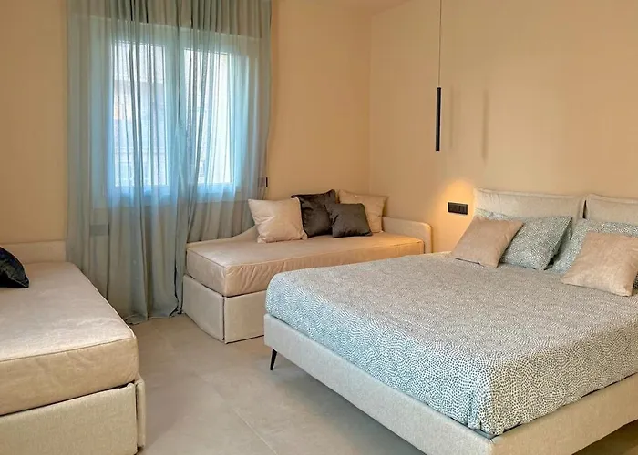 Alfieri3 - Netflix-parking-supermarket-centro * ברגמו