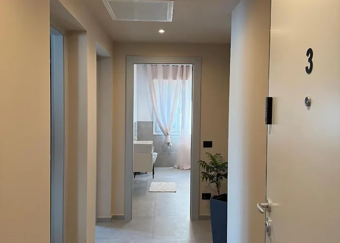 Alfieri3 - Netflix-parking-supermarket-centro * ברגמו