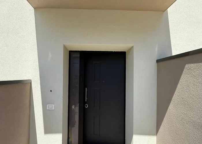 Alfieri3 - Netflix-parking-supermarket-centro ברגמו